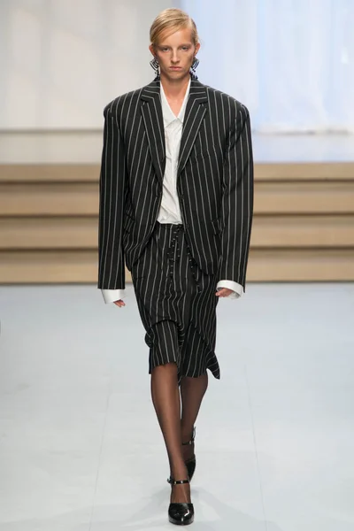 Look 1